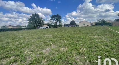 Land of 2,185 m² in Lanquais (24150)