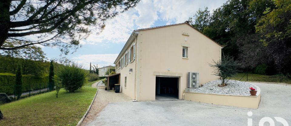 Maison 6 pièces de 145 m² à Mouthiers-sur-Boëme (16440)