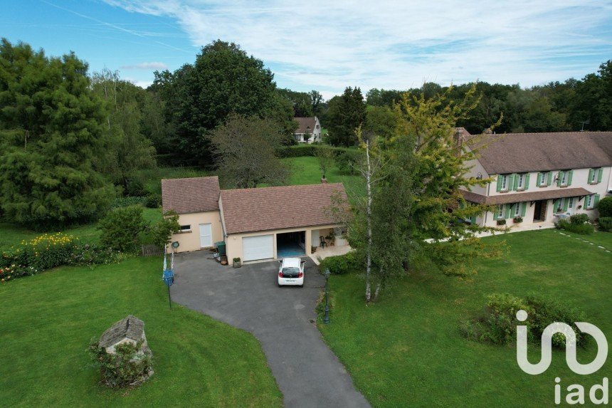 Maison traditionnelle 10 pièces de 254 m² à Châtres (77610)