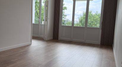 Apartment 3 rooms of 55 m² in Pau (64000)