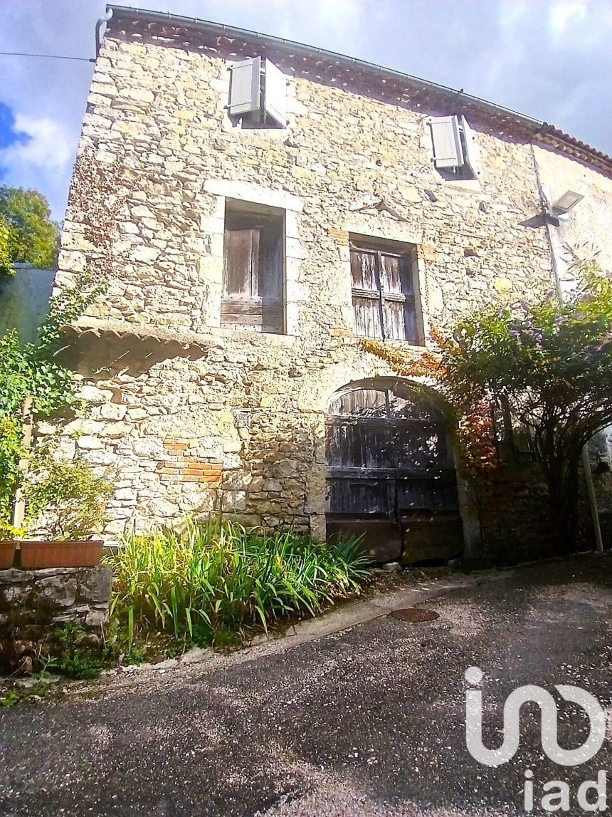 Village house 3 rooms of 120 m² in Douelle (46140)