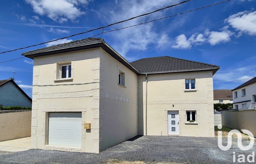 Maison 6 pièces de 150 m² à Bouleurs (77580)