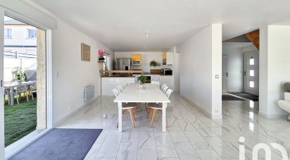 Maison 6 pièces de 150 m² à Bouleurs (77580)