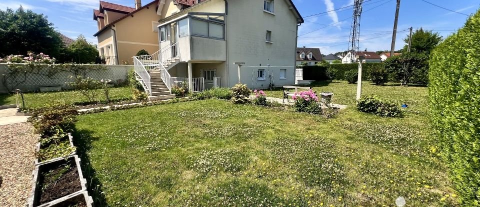 Maison 7 pièces de 165 m² à Bois-d'Arcy (78390)