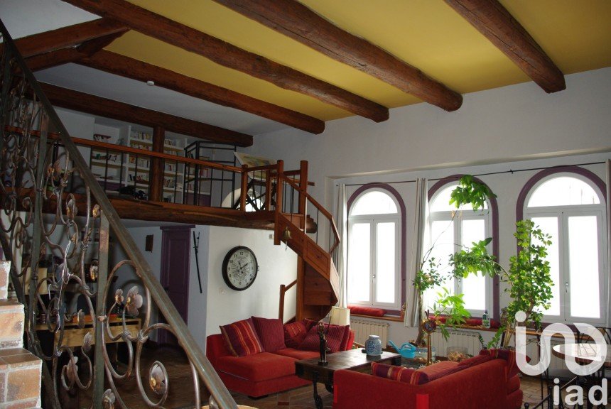 House 6 rooms of 206 m² in Mèze (34140)