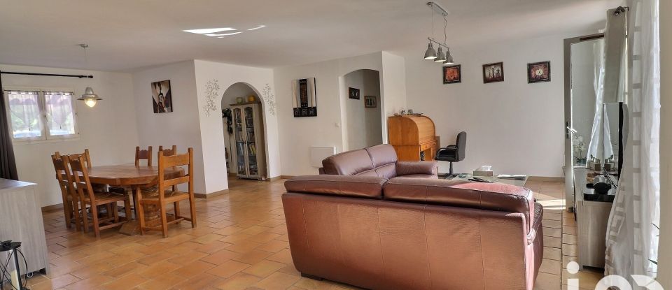 Traditional house 6 rooms of 123 m² in Saint-Julien (83560)