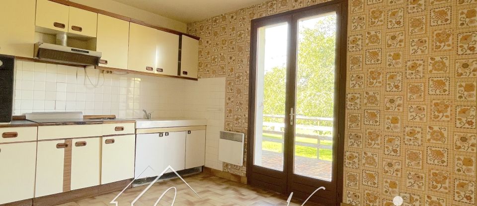 House 4 rooms of 92 m² in Saint-André-le-Gaz (38490)