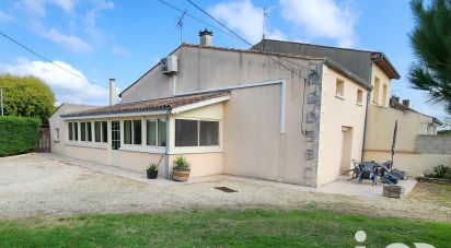 Traditional house 5 rooms of 125 m² in Reignac (33860)