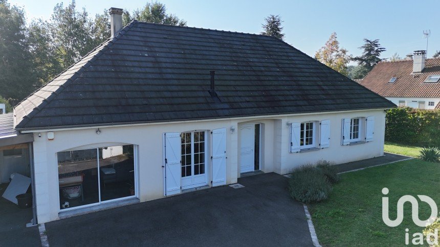 Pavillon 4 pièces de 123 m² à Chuelles (45220)