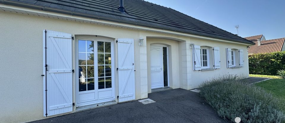 Pavillon 4 pièces de 123 m² à Chuelles (45220)