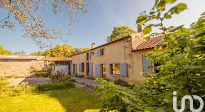 Traditional house 5 rooms of 180 m² in Montréverd (85260)