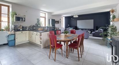 Maison 9 pièces de 206 m² à Bourbon-l'Archambault (03160)