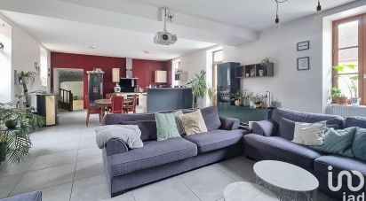 Maison 9 pièces de 206 m² à Bourbon-l'Archambault (03160)