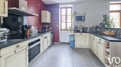 Maison 9 pièces de 206 m² à Bourbon-l'Archambault (03160)