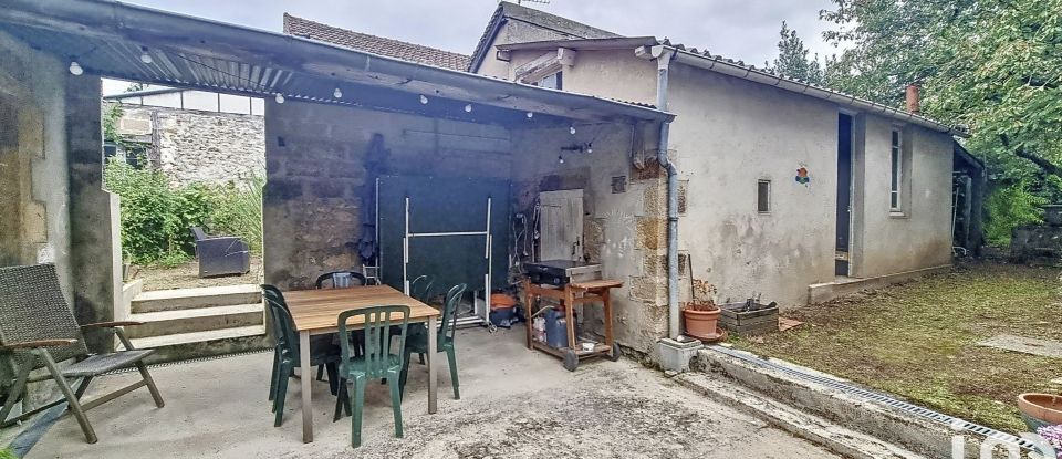 Maison 9 pièces de 206 m² à Bourbon-l'Archambault (03160)