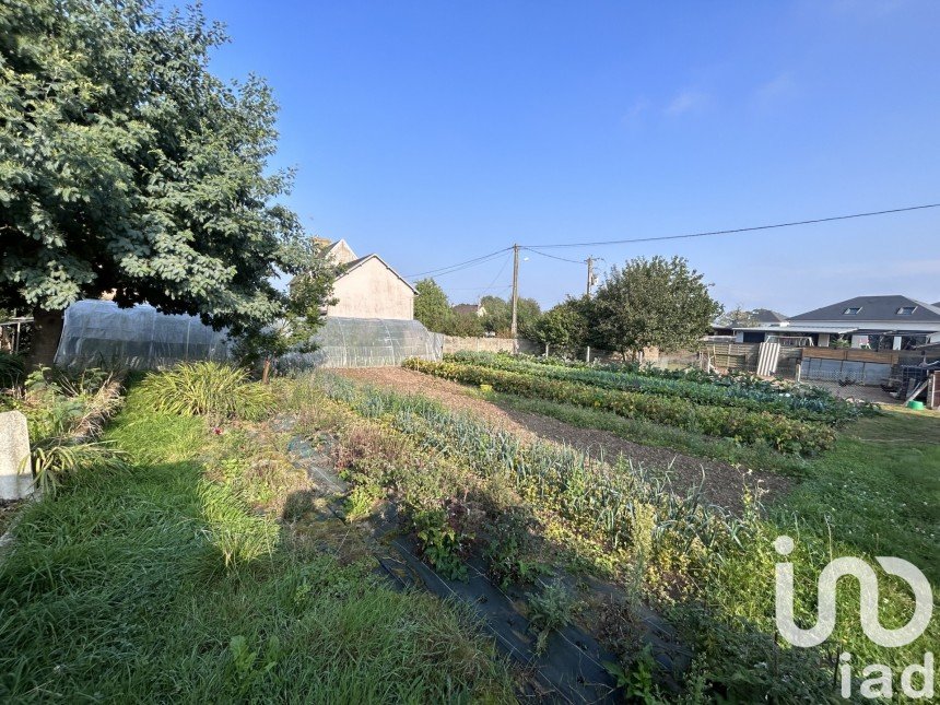 Terrain de 750 m² à Saint-Aubin-des-Préaux (50380)