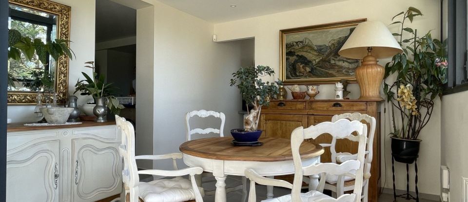 House 9 rooms of 227 m² in La Bouilladisse (13720)