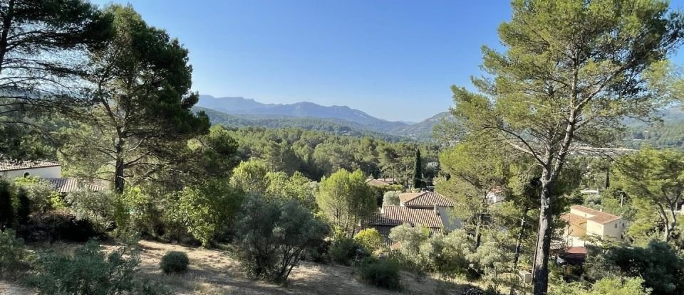 Maison 9 pièces de 227 m² à La Bouilladisse (13720)