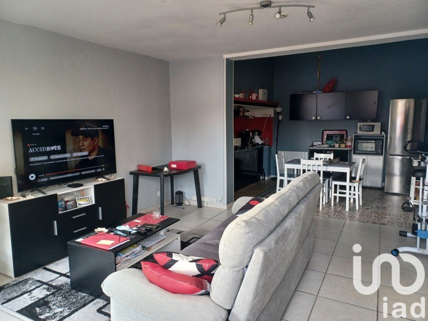 House 3 rooms of 65 m² in Coutras (33230)