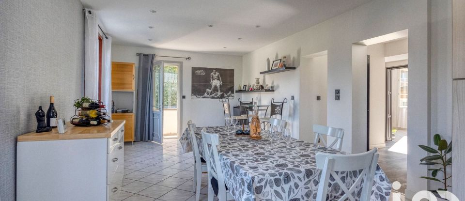 House 6 rooms of 177 m² in Domène (38420)