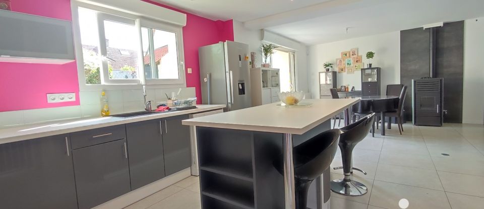 Maison 4 pièces de 92 m² à Cléry-Saint-André (45370)