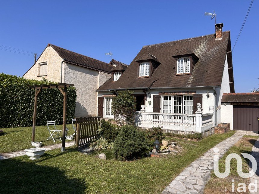 Traditional house 7 rooms of 182 m² in Livry-Gargan (93190)