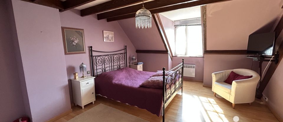 Traditional house 7 rooms of 182 m² in Livry-Gargan (93190)