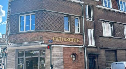 Building in Roubaix (59100) of 280 m²