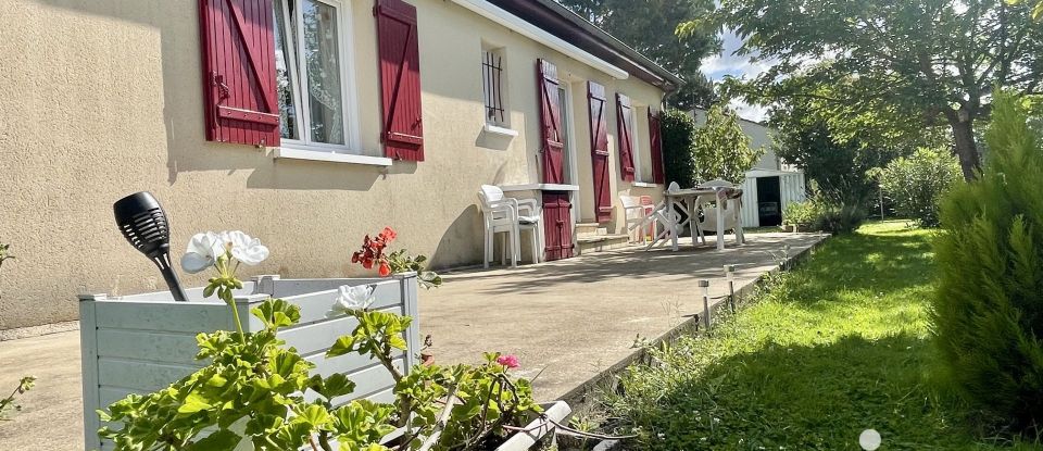 House 4 rooms of 80 m² in Naintré (86530)