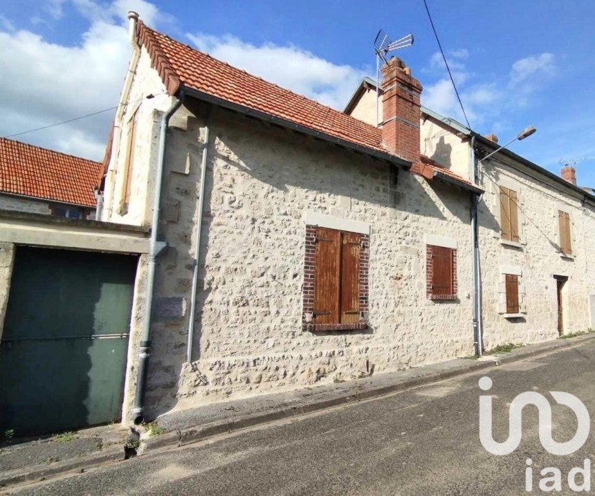 Maison de village 5 pièces de 144 m² à Moulins (02160)