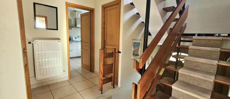 House 7 rooms of 130 m² in Saint-Saulve (59880)