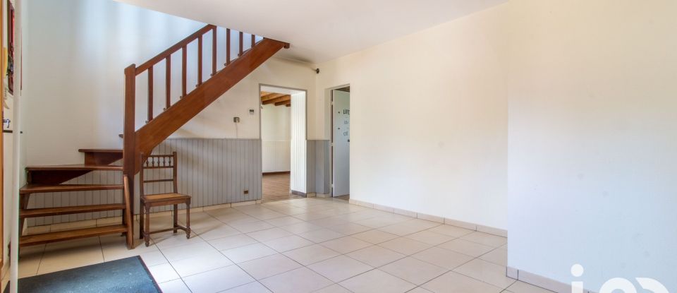 Maison 6 pièces de 120 m² à Saint-Martin-d'Abbat (45110)