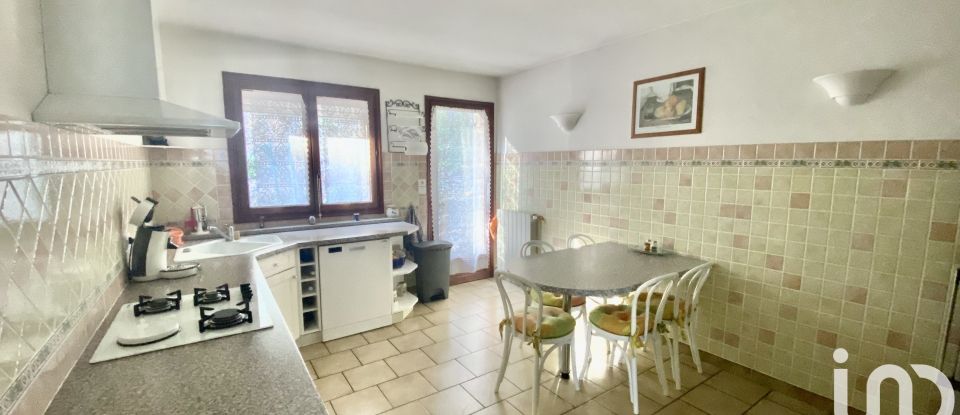 Traditional house 4 rooms of 99 m² in Solliès-Ville (83210)