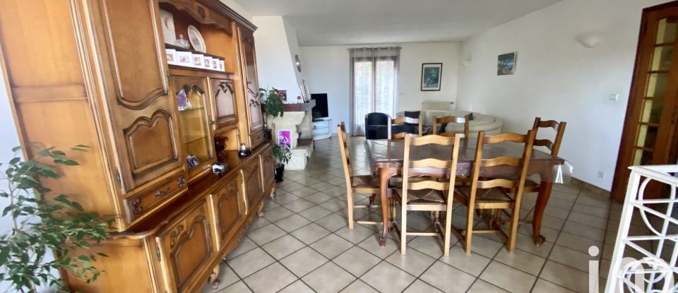 Traditional house 4 rooms of 99 m² in Solliès-Ville (83210)