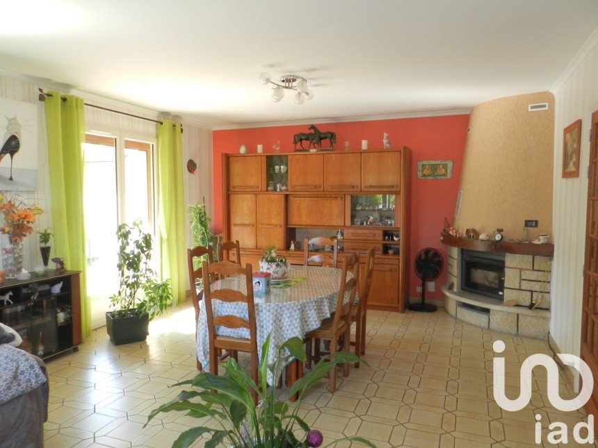 Traditional house 4 rooms of 110 m² in Vieu-d'Izenave (01430)