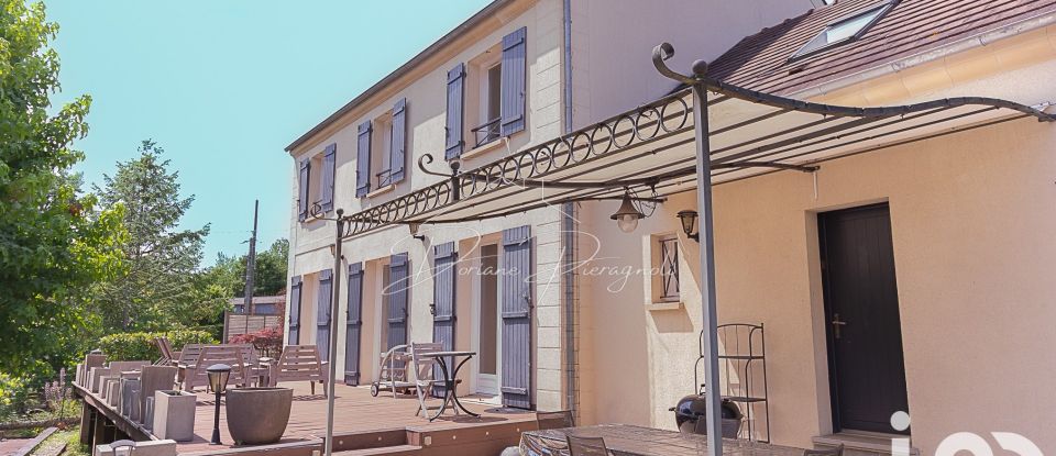 Traditional house 10 rooms of 185 m² in Montlignon (95680)