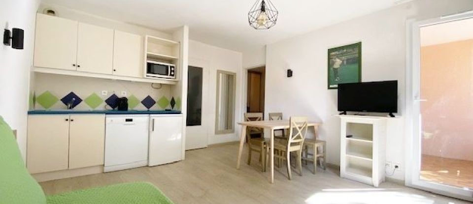 Apartment 2 rooms of 35 m² in Saint-Raphaël (83700)