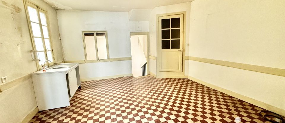 Traditional house 6 rooms of 146 m² in SAINT-MATHURIN-SUR-LOIRE (49250)