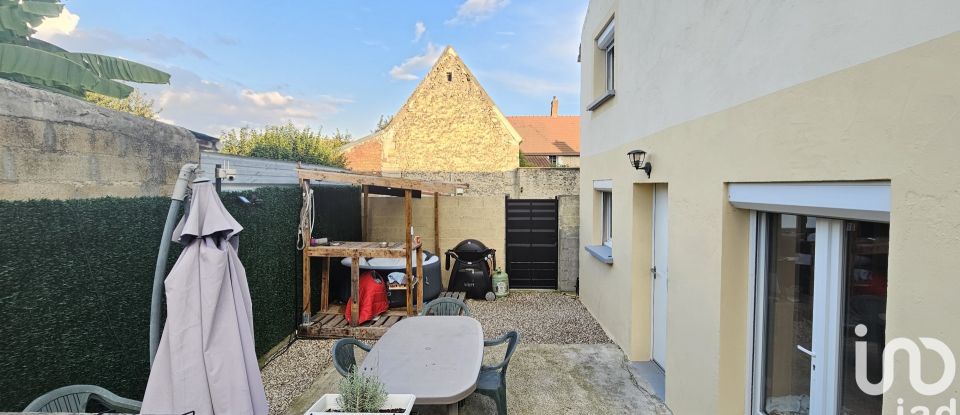 Maison 4 pièces de 87 m² à Mouy (60250)