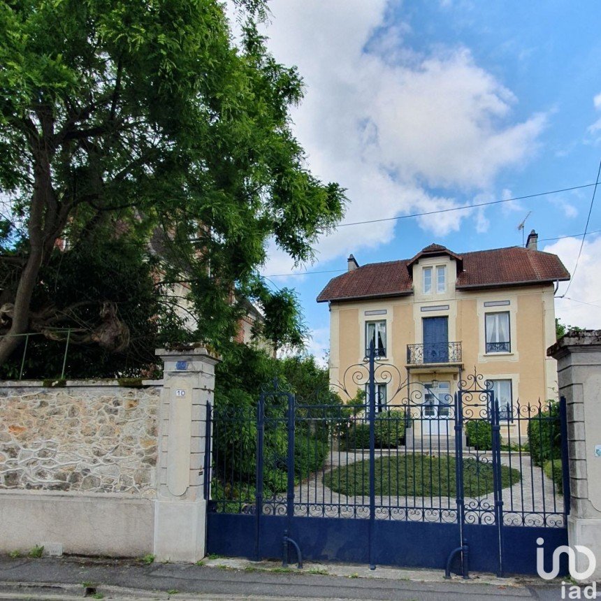 Maison 8 pièces de 210 m² à La Ferté-sous-Jouarre (77260)