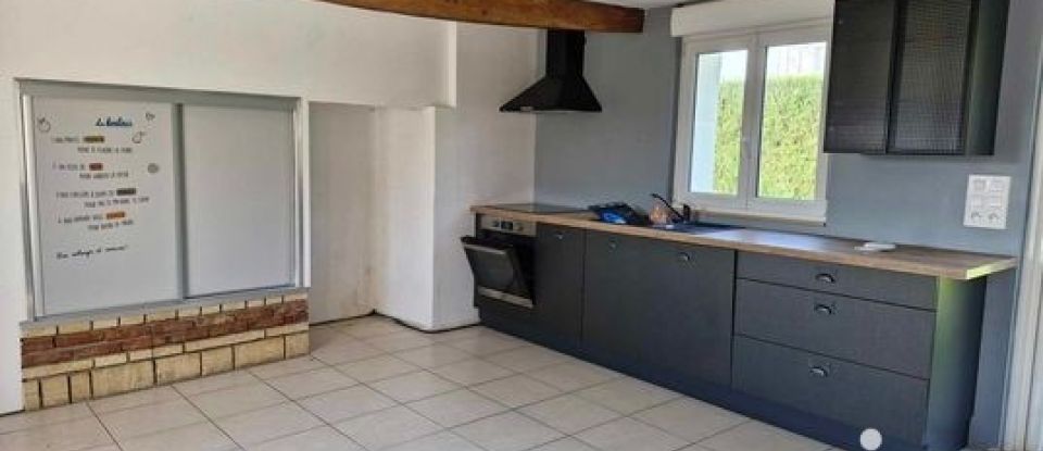 House 4 rooms of 99 m² in Dargnies (80570)