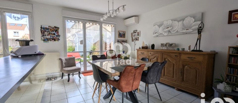 House 4 rooms of 84 m² in Hem (59510)