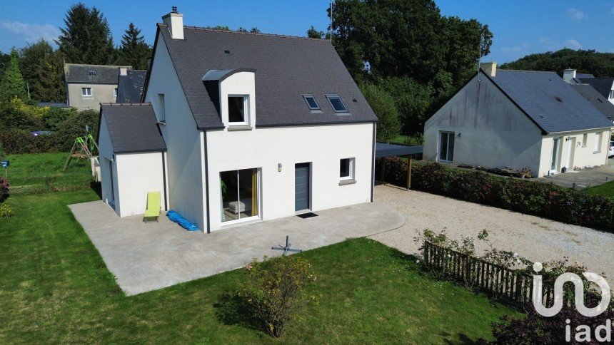 Traditional house 5 rooms of 98 m² in Plélan-le-Petit (22980)