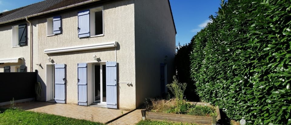 Maison 4 pièces de 87 m² à Vert-Saint-Denis (77240)