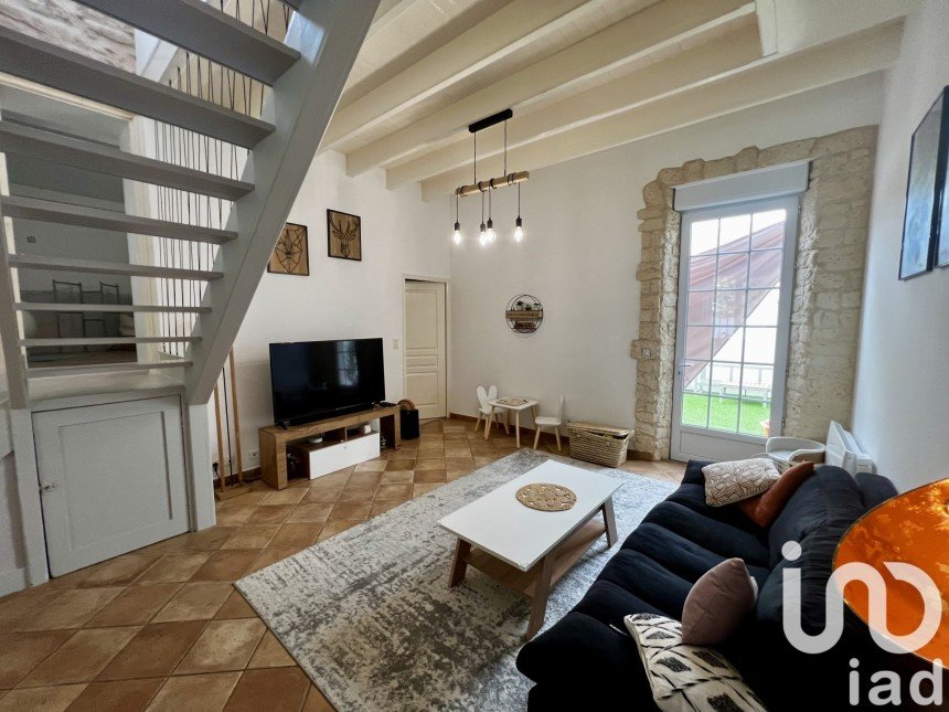 Traditional house 4 rooms of 112 m² in Semussac (17120)