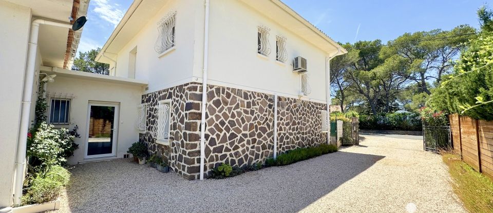 Maison 7 pièces de 190 m² à Saint-Raphaël (83700)