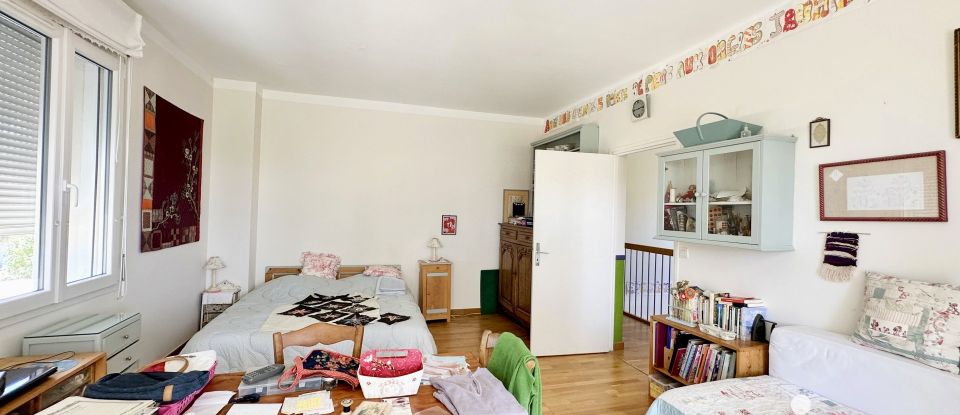 Maison 7 pièces de 190 m² à Saint-Raphaël (83700)