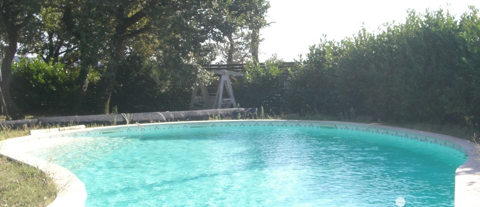 Country house 9 rooms of 215 m² in Chabeuil (26120)