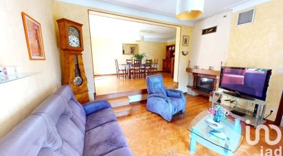 Traditional house 5 rooms of 156 m² in Lussagnet-Lusson (64160)