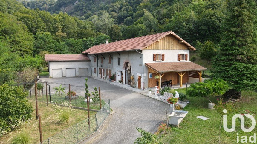 Domaine 10 pièces de 268 m² à Le Cheylas (38570)